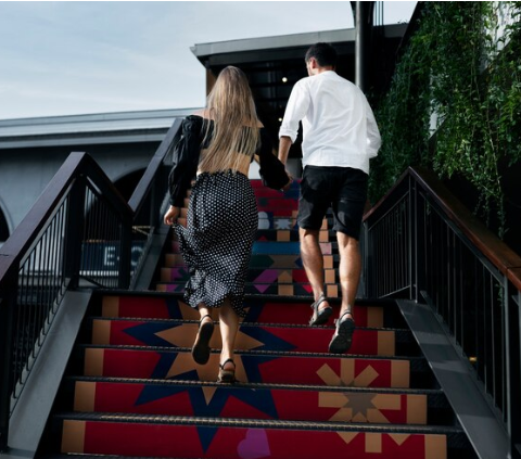 Projeto de lei propõe som de disparo em câmeras de celulares para coibir crimes sexuais