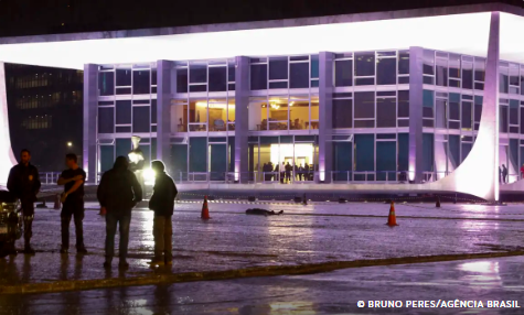 Atentado com fogos de artifício em Brasília pode repercutir no julgamento do 8 de Janeiro?