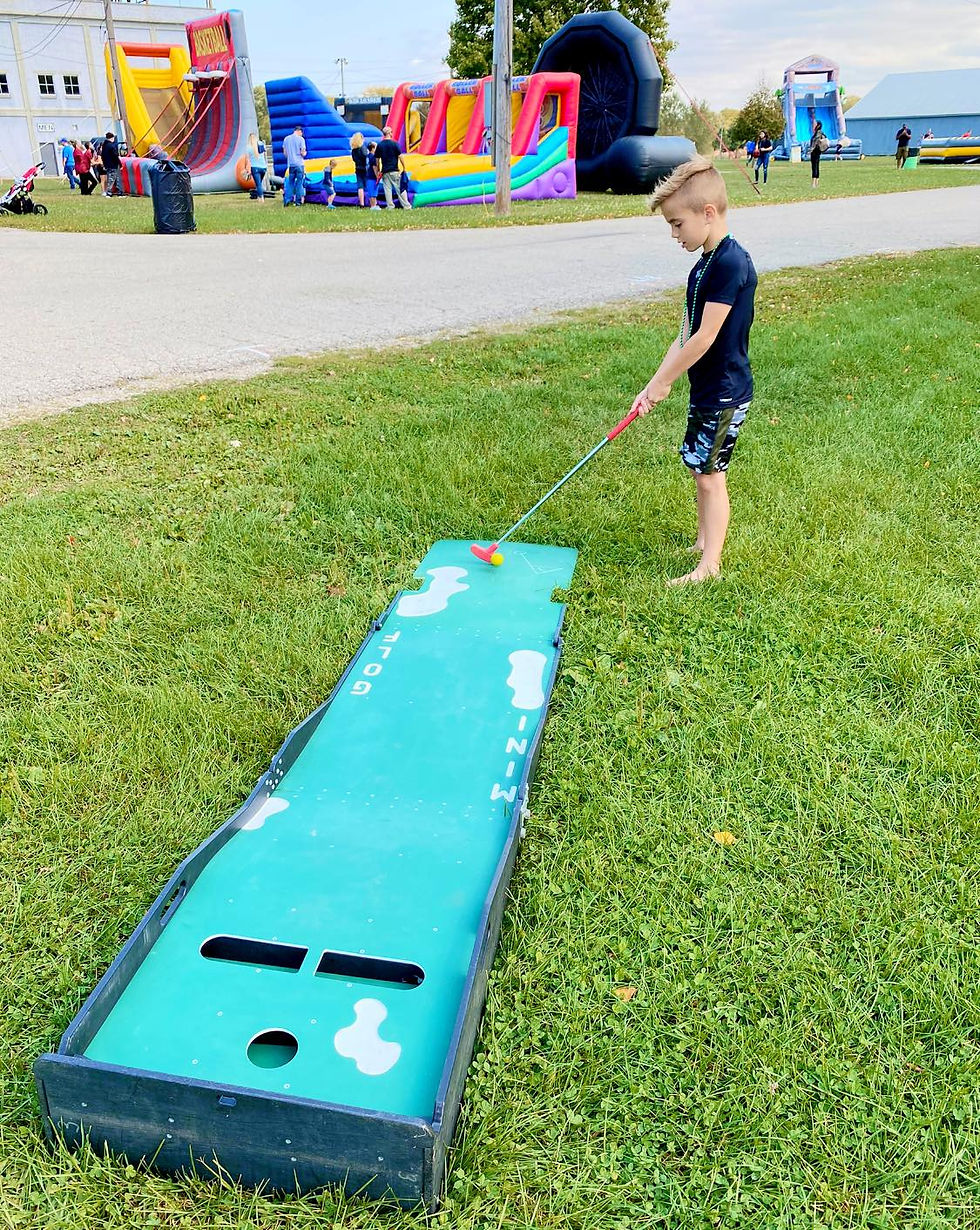 Smiles, laughs, and friendly competition! ⛳ Our mobile mini golf rentals are a huge hit for school events, church festivals, PTO fundraisers, and graduation parties in Dayton, Cincinnati, Newark, Dublin, and surrounding Ohio cities.