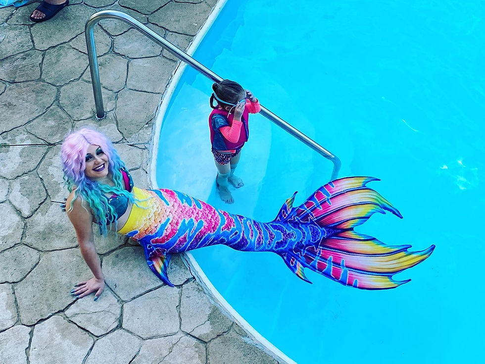 Columbus, Ohio Mermaid that swims - Corporate entertainment - trade show entertainment
