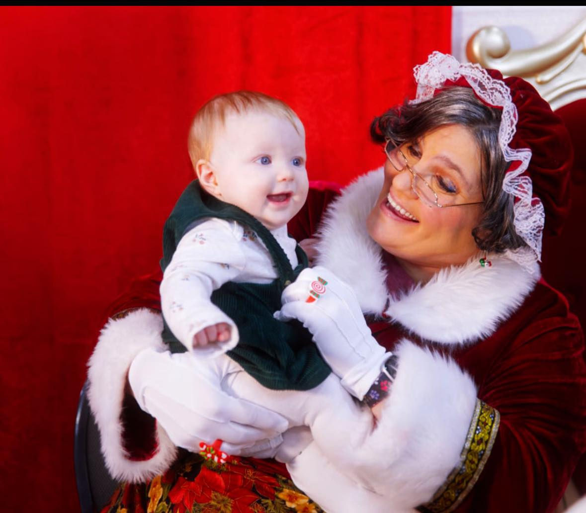 Mrs Claus party performer, holiday performers, Christmas performers, Columbus, Pickerington, Bexley, Grove City, Delaware, OH