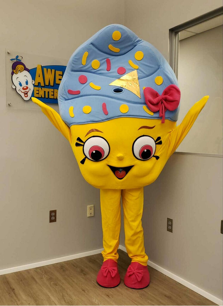 Columbus, Ohio Shopokins party characters for hire, Cupcake Queen, birthday party characters