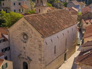 ŽUPNA CRKVA SV. MIHOVILA  ARKANĐELA, OMIŠ, OD 13. ST. 