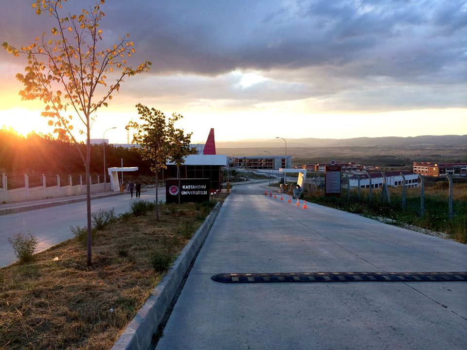 Kampüs Girişi