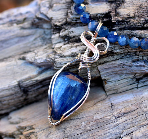 Wire Wrapped pendant for the store icon for wirer wrapped pendants.jpg