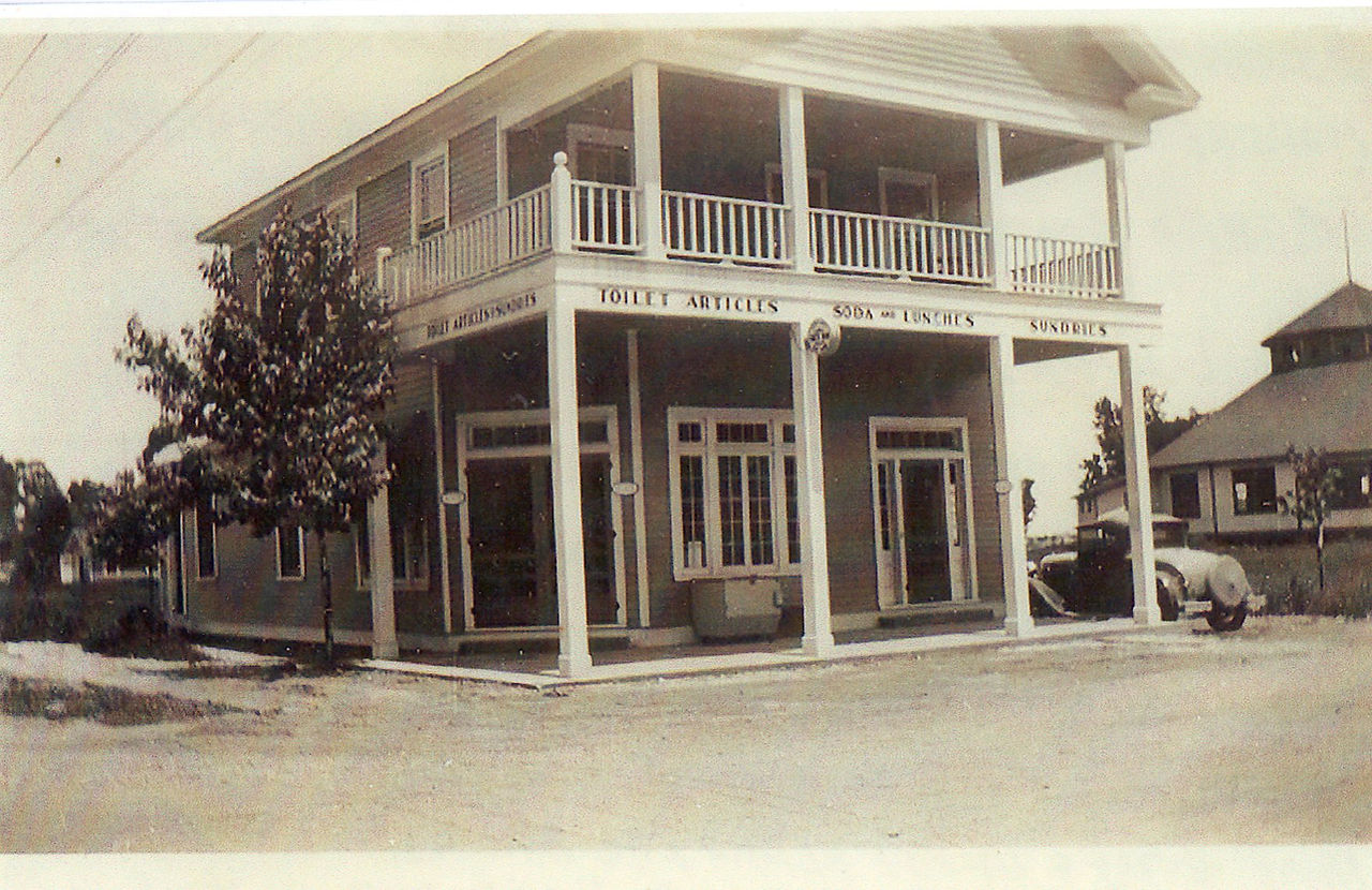 Franklin Caruther's Gas Station