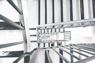 staircase-1149511_1920.jpg