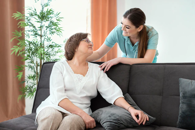medium-shot-women-looking-each-other_.webp