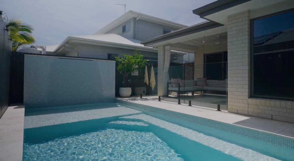 Pool with water feature Caloundra 4