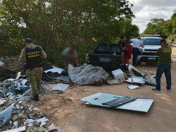 Ação conjunta da GMN e Semurb flagra descarte irregular em área de proteção ambiental no San Vale