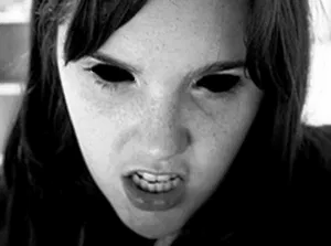 "TERROR": Crianças com olhos completamente NEGROS!