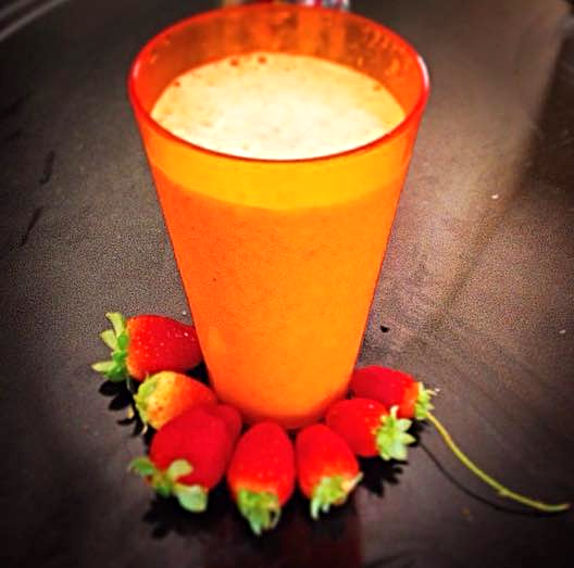 Shake de banana e morango