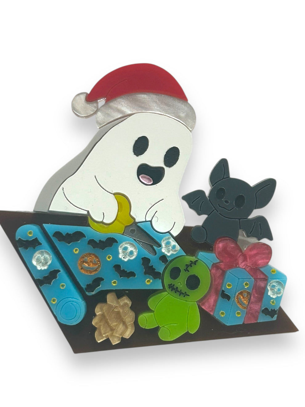 Ghostie Wrapping Gifts Brooch 