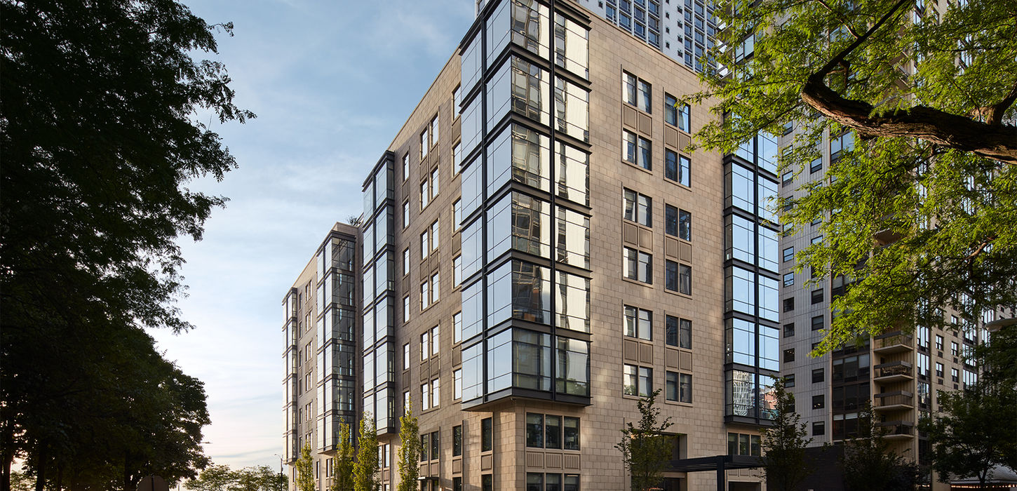 61 E Banks.jpg