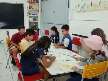 📅 Sexta-feira, 31/10/2025💻👧🏽👦🏻 Turma de Reforço – 7 a 9 anos👩🏫✨ Tema: Entrando no mundo Anime!!