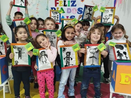 4  e 5 anos .A benção de ser pai se estende até a velhice .