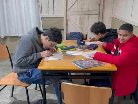 📅 Terça-feira – 26/08/2025👧👦 Turma 10 a 14 anos REDE AO MAR EM AÇÃO Tema: Além do que vemos