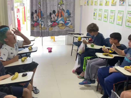 📅 Sexta-feira, 31/10/2025💻👧👦 Turma 8 e 9 anos👨🏫Celebração especial com amigo secreto das frutas!