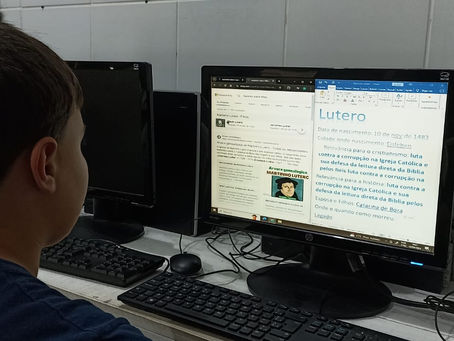 *19/09/24* Turma 08 e 09   anos Pesquisa informática / Literatura Biografia: Martinho Lutero * Evento Valores Arcelor Mittal