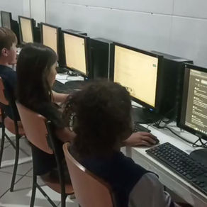 ✨ Quinta-feira – 23/04/2026👨🏫 José Vitor 🧠 Tema: Semana de Revisão e Instalação de Software💻 Tecnologia + criatividade!