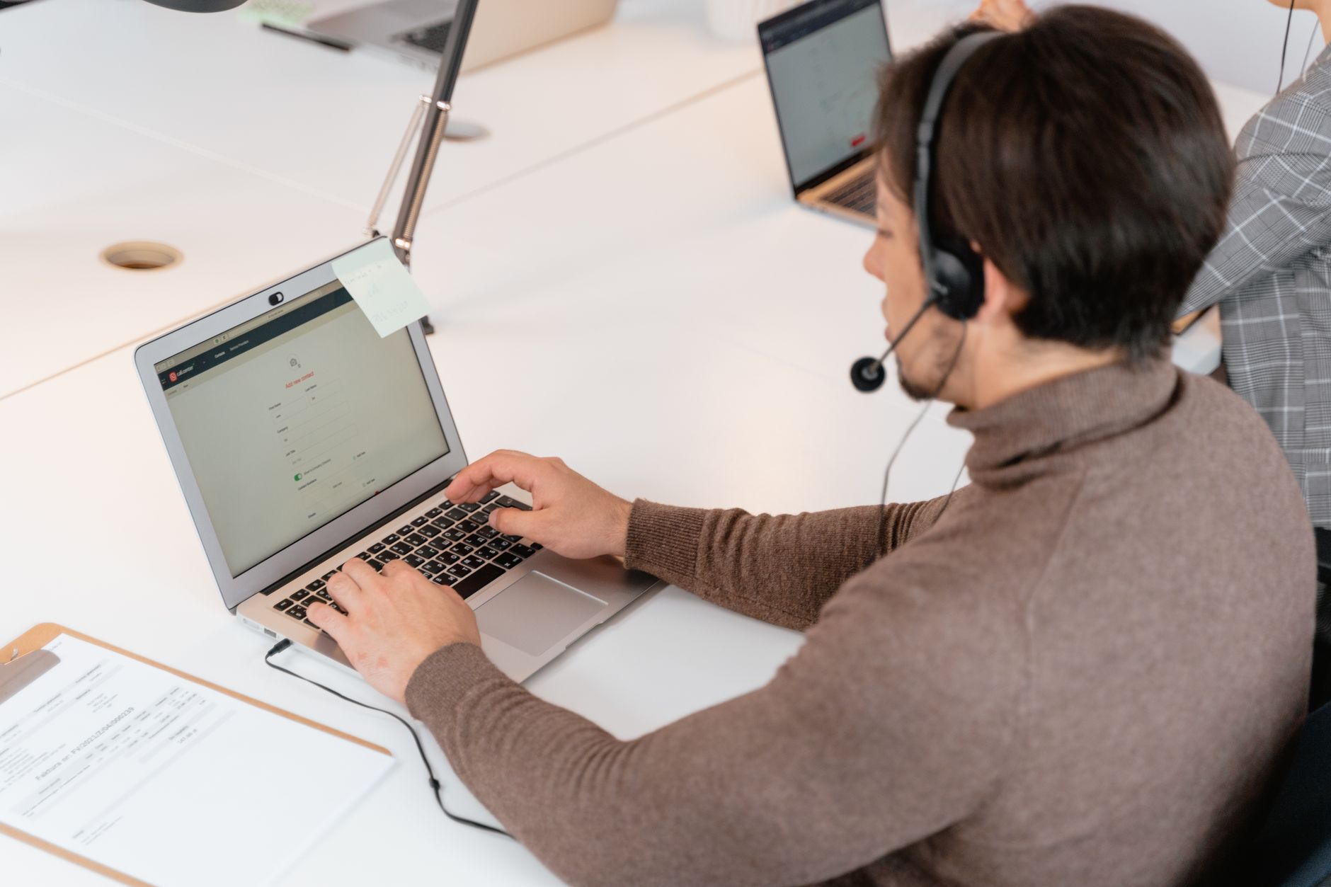 Can an AI Chatbot Remember Past Customer Conversations Across Apps? Yes with Memory-Rich AI