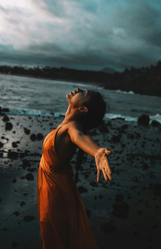 visualsofdana-7fMDf4LEmjI-unsplash.jpg