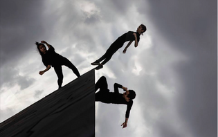 28 février -- Intersum Compagnie Warren