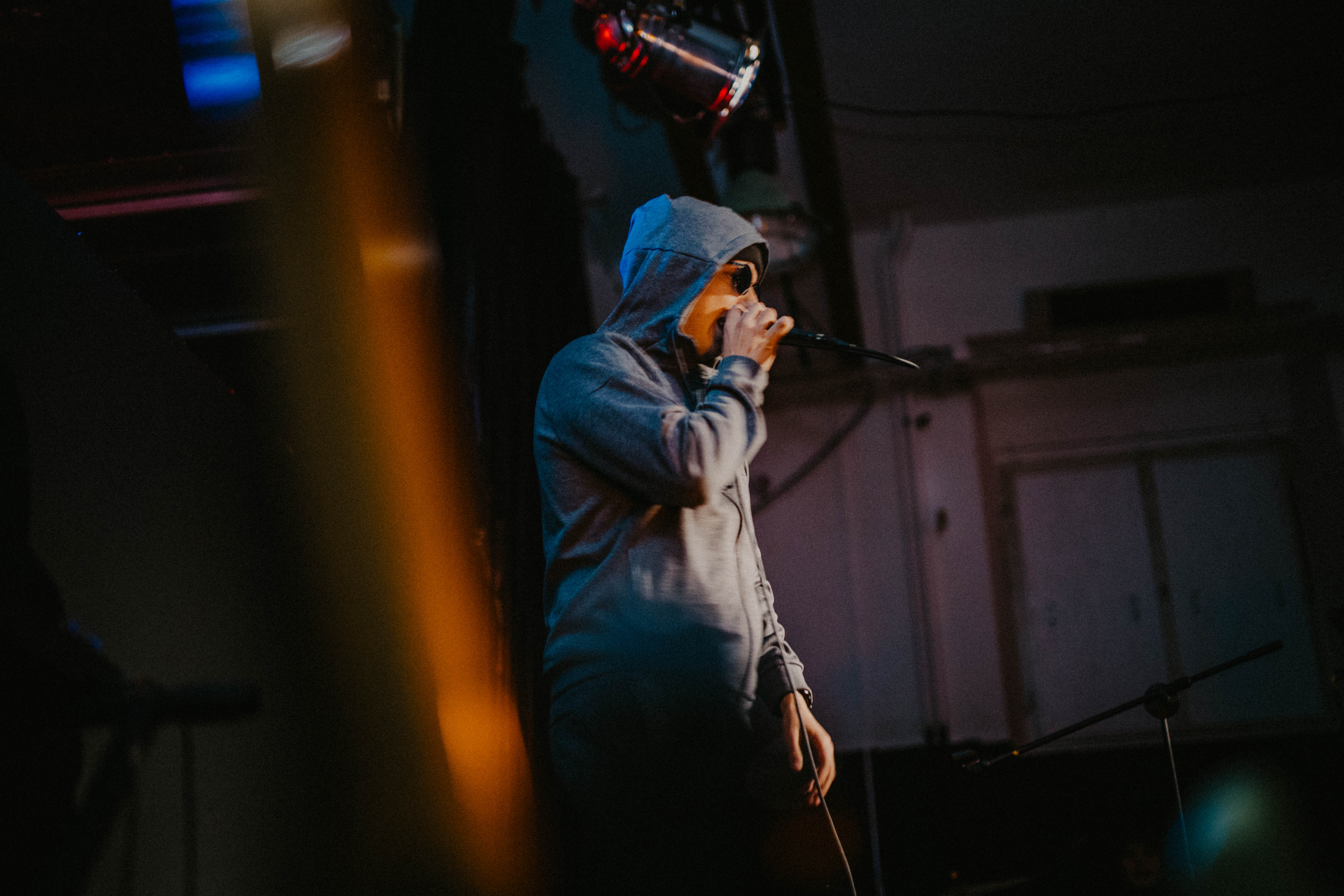 Lebendige Bühnenfotografie Künstlerszene Berlin - Künstler Fotografie Berlin: Lebendige Bühnenfotografie bei DNA Art Club. Eventfotografie für Künstler.