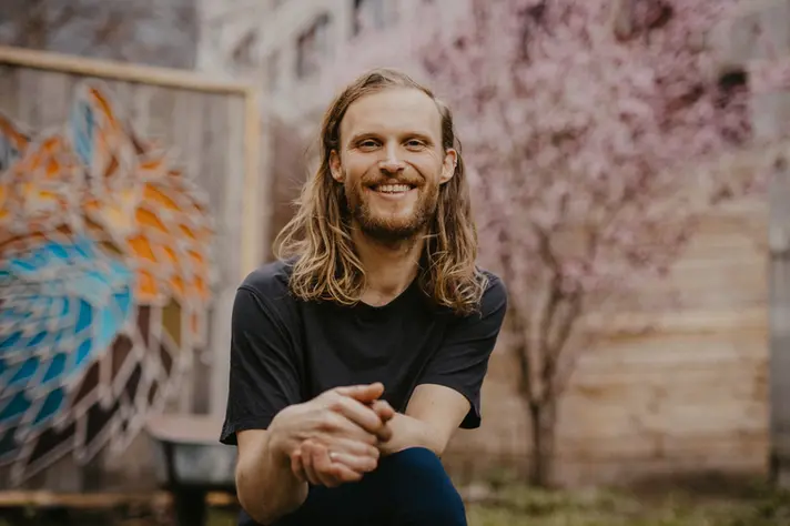 personal-branding-bild eines yoga-trainers