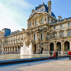 Louvre People Square