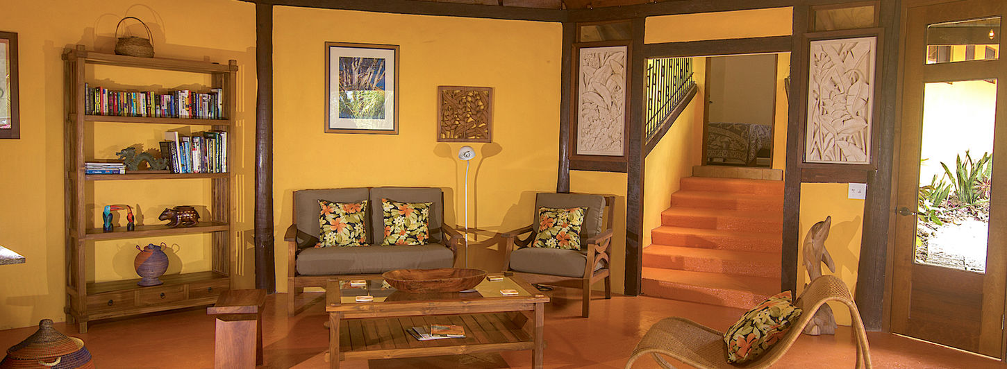 Living area, high ceiling