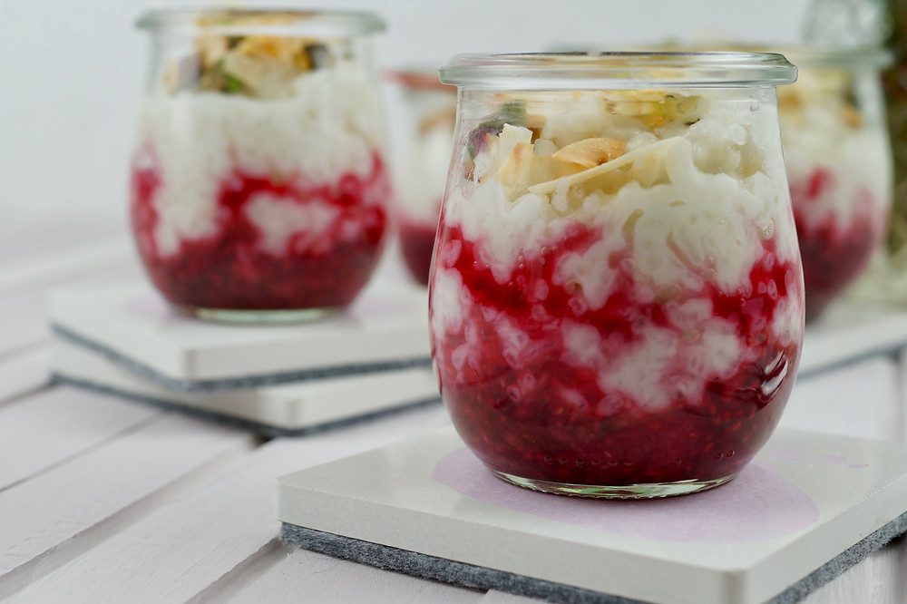 Kokos-Milchreis mit Himbeeren