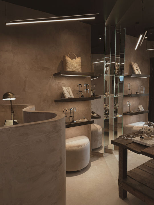 FRANCISCA FERRARI STORE