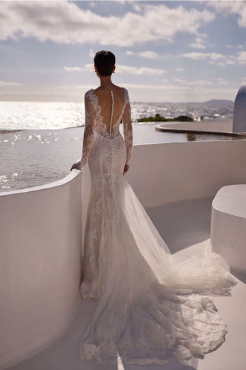 Prabangi Adora vestuvinė suknelė su blizgučiais ir švelnia tiulio uodega