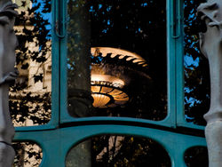 UNA-VENTANA-DE-LA-CASA-BATLLÓ