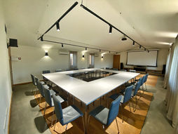 Conference Hall.HEIC