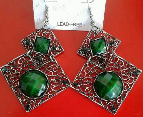 ARETES LARGOS VERDES