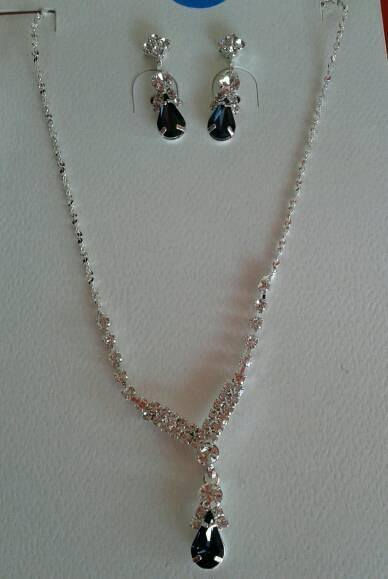 GARGANTILLA Y ARETES DE ANGELITOS