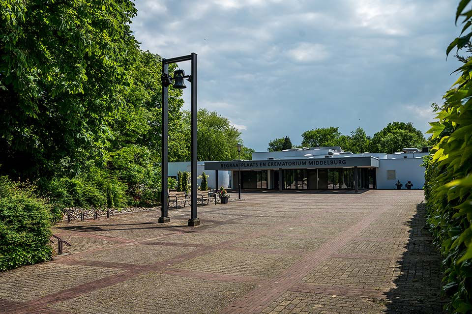 Entree bij begraafplaats en crematorium Middelburg