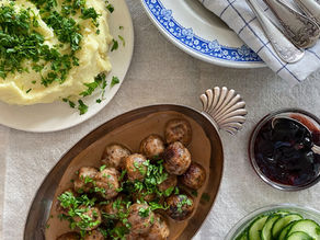 Alobabollar med potatisstomp & gräddsås