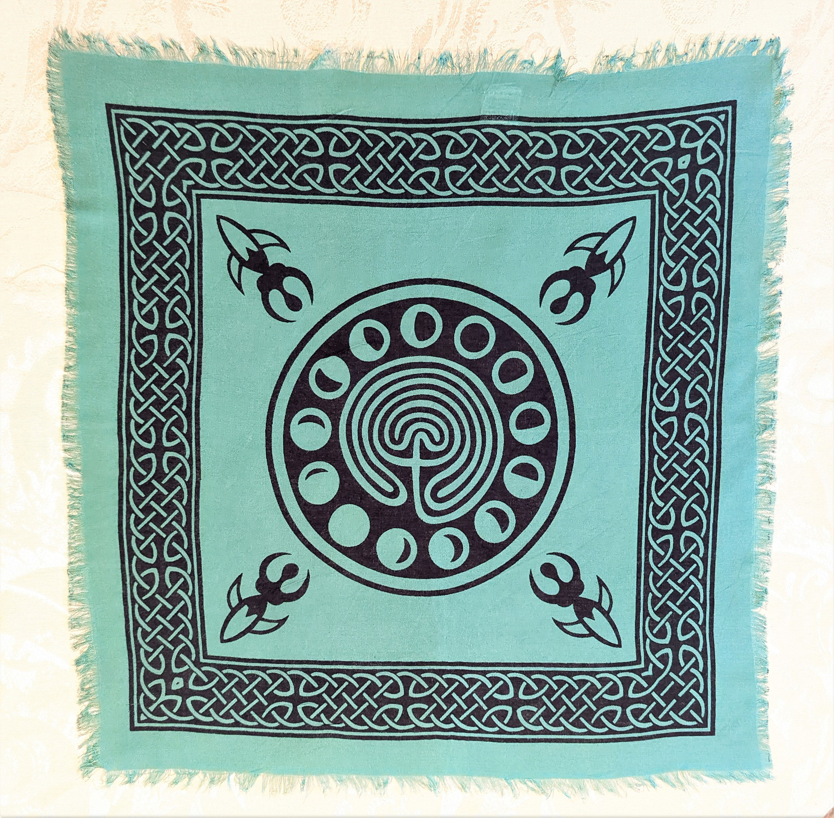 Large Rayon Labyrinth with Moon Phases Grid