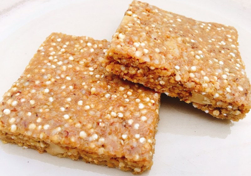 Sweet & Salty Quinoa Granola Bar Recipe