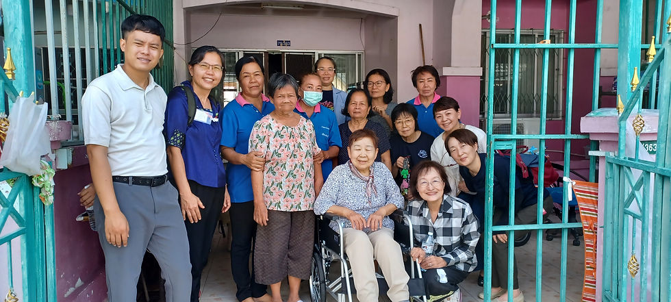 家庭訪問 当事者と交流 タイ、日本の関係スタッフ