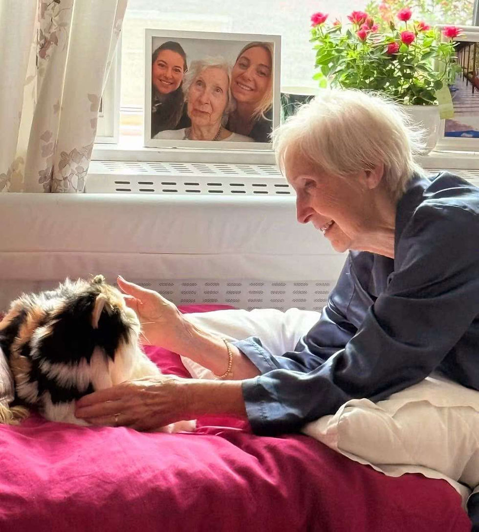 Pikkukuva: Patches - Breathing Purring Robotic Cat with Heartbeat