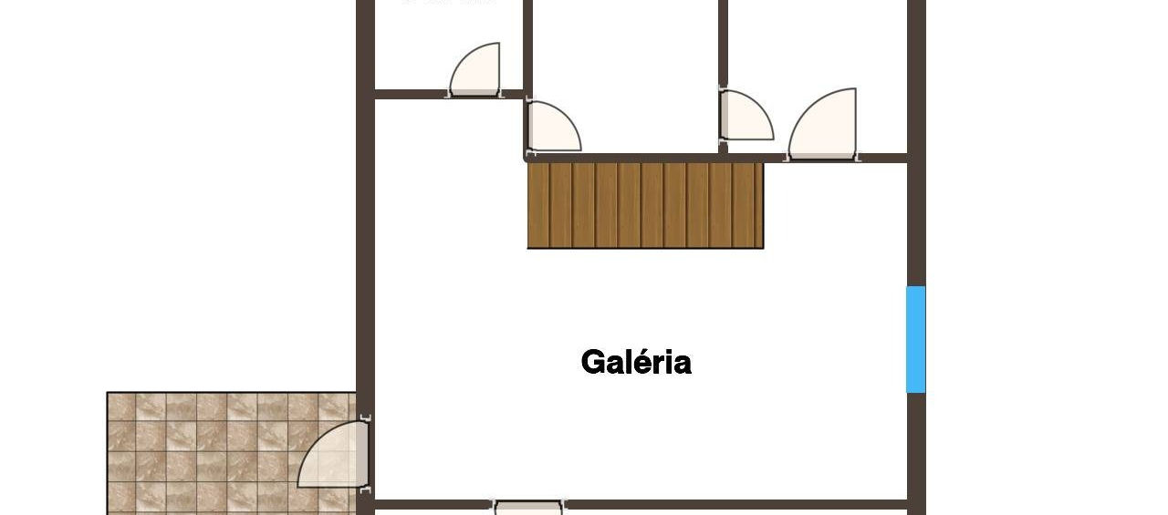 Tágas, részben felújított családi ház Harta központjában