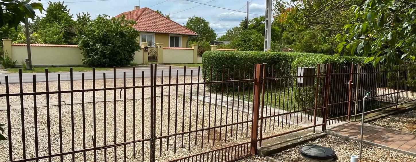 Galériás családi ház nagy telekkel Gyula-Ajtósfalván
