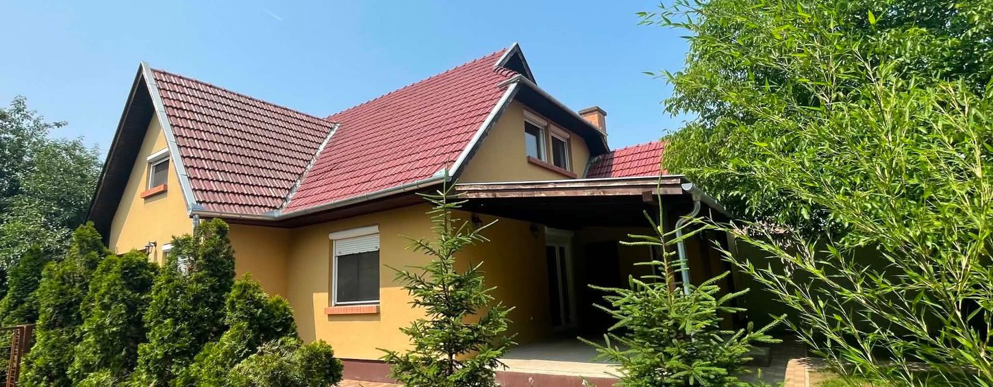 Galériás családi ház nagy telekkel Gyula-Ajtósfalván