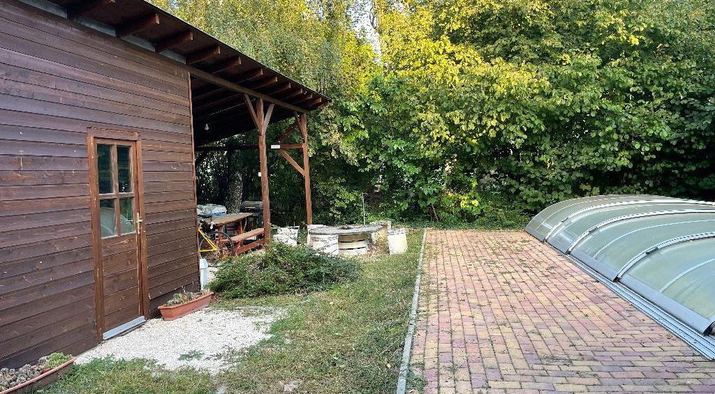 Tetőteres nyaraló Gyula-Városerdőn