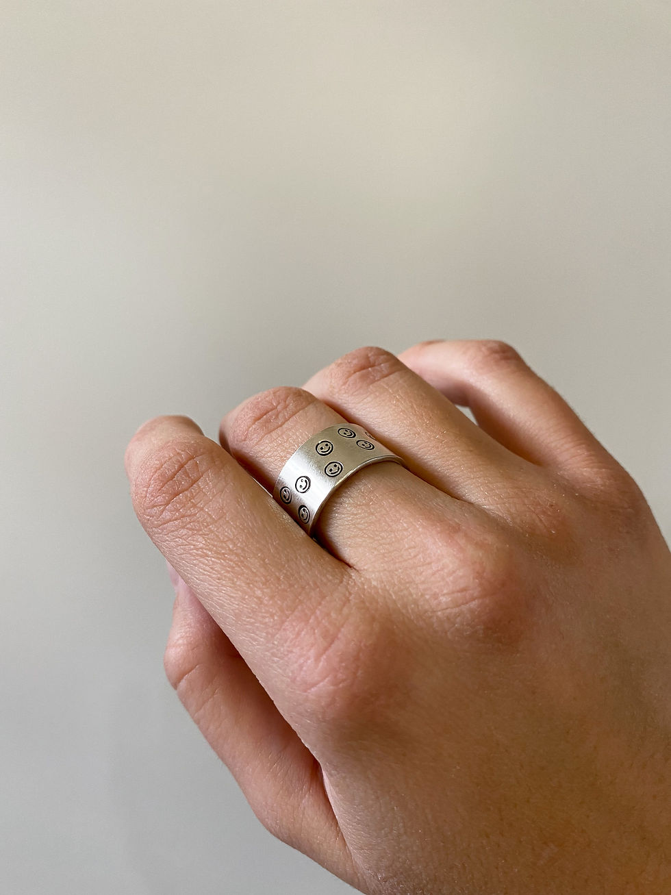 Thumbnail: The smiley ring