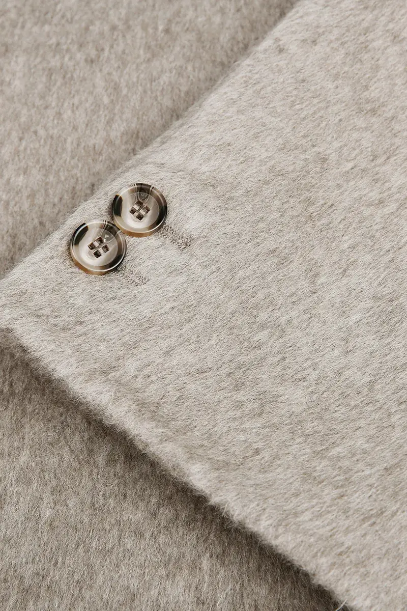 תמונה ממוזערת: מעיל צמר לאשה